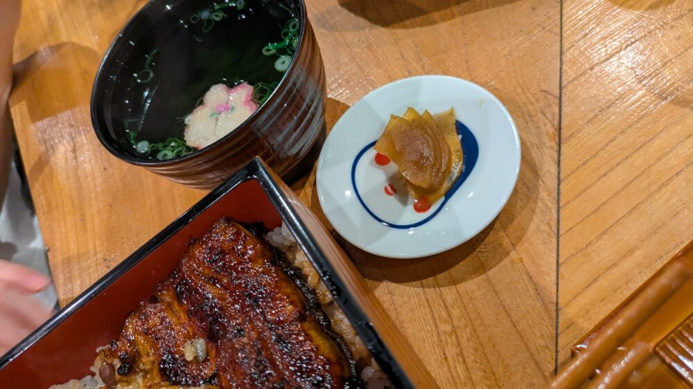 つちよし本八幡のおすいものと漬物