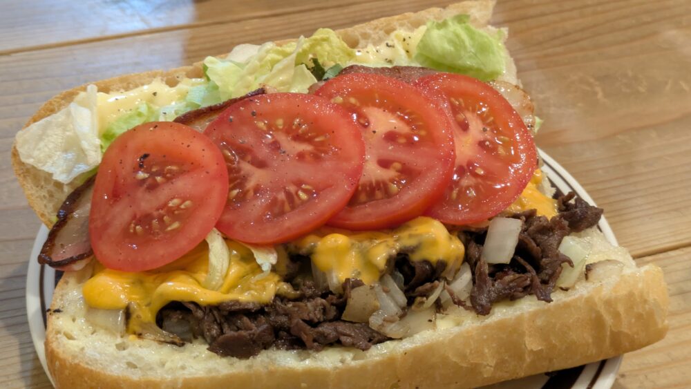 フーディカルヒーローズのBLTチーズステーキ