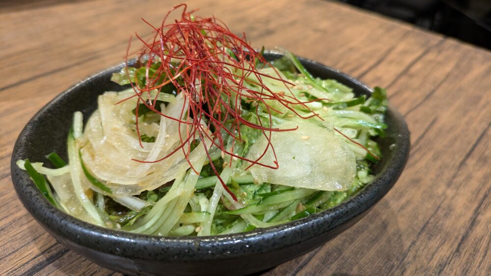 ホルモン焼肉はやぶさのチョレギサラダ