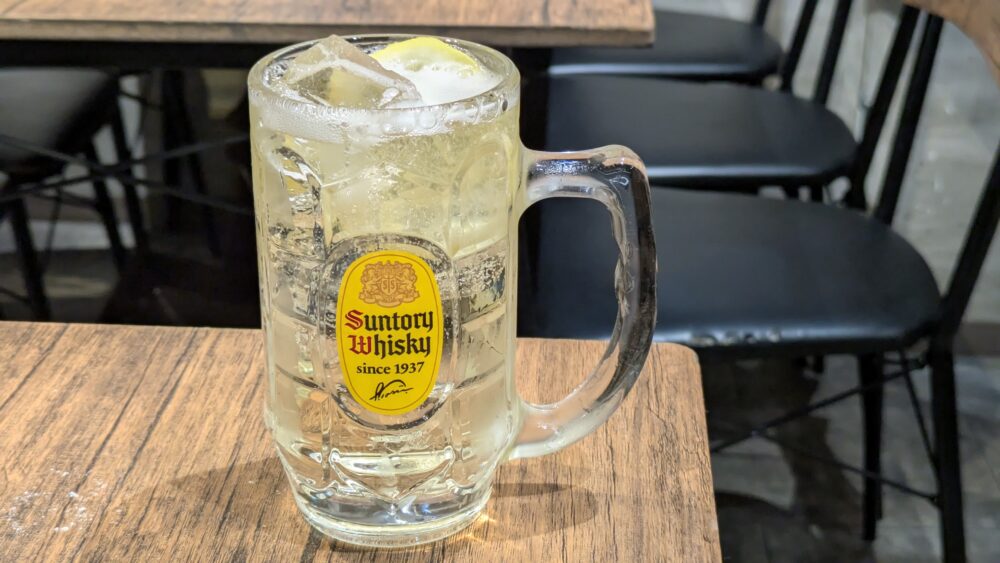 ホルモン焼肉はやぶさの角ハイボール