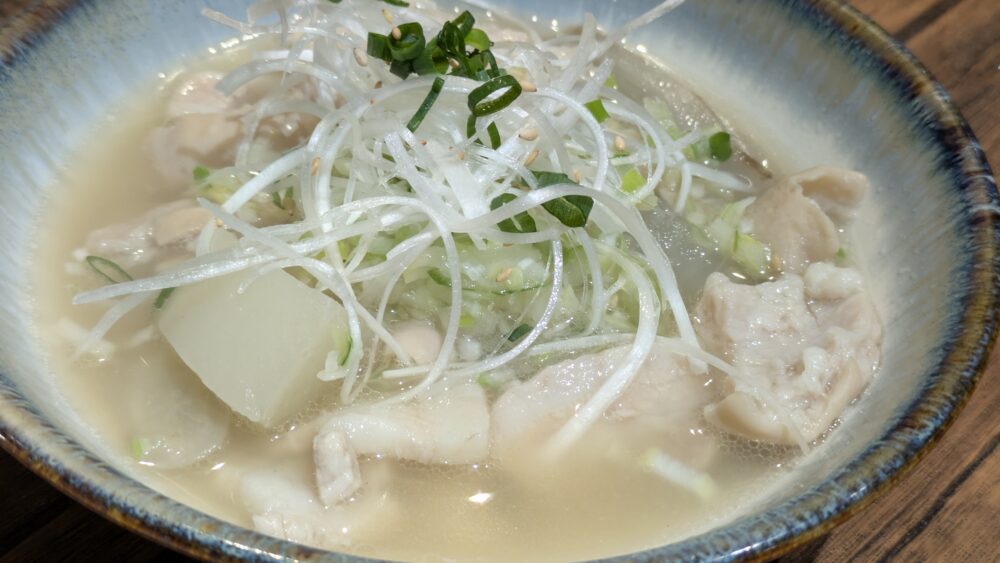 ホルモン焼肉はやぶさの塩煮込みホルモン