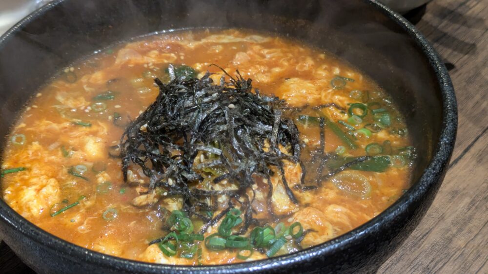 ホルモン焼肉はやぶさのジャンクッパ