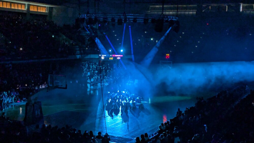 アルティーリ千葉のオープニングパフォーマンス