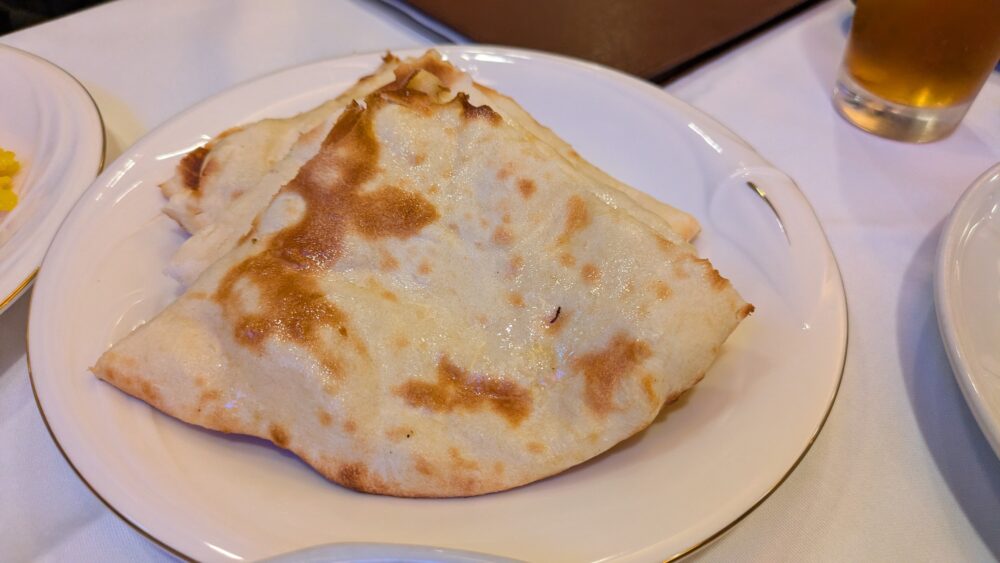 インディアンレストラン西麻布byKENBOKKEのナン