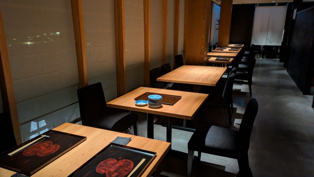 溜池なかむらのテーブル席