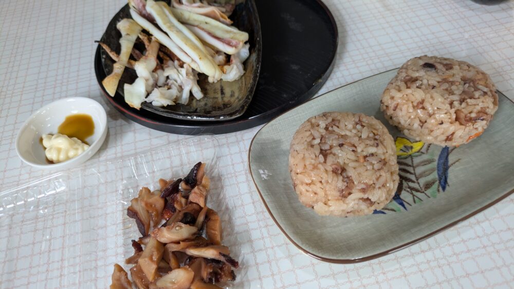 いかやき磯舟のイカ焼きとたこ飯とたこ