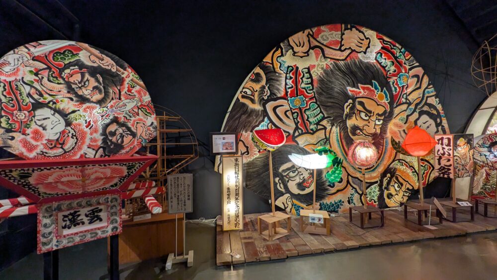 津軽藩ねぷた村の展示