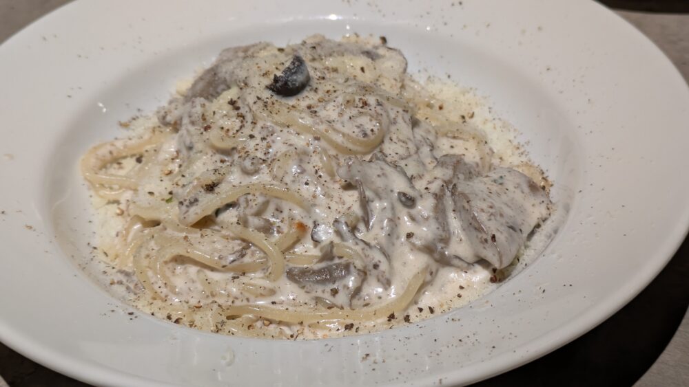 Ajuのきのこのクリーム生パスタ