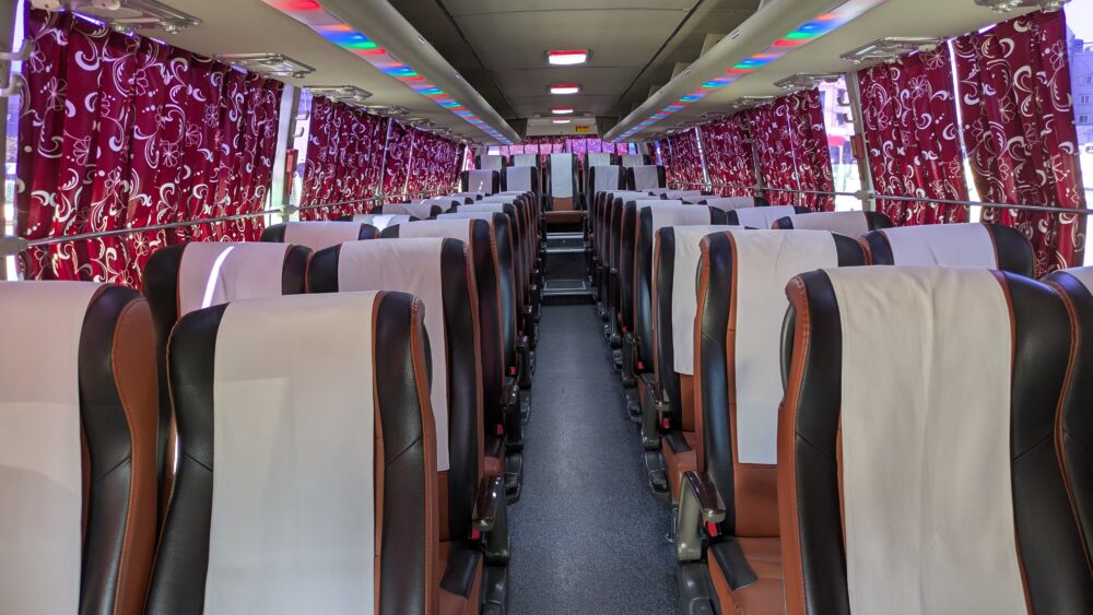 釜山からの高速バスの車内