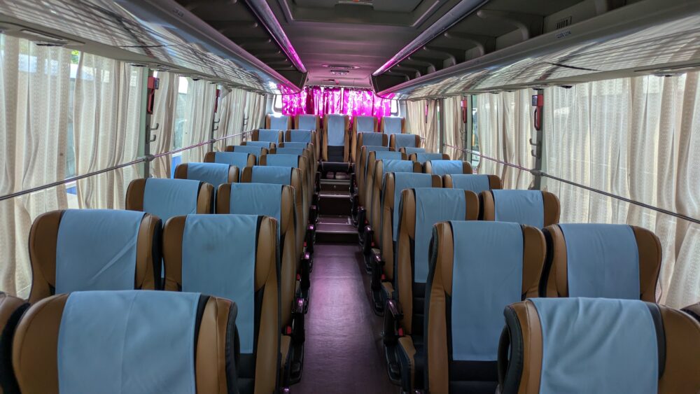 高速バスの車内