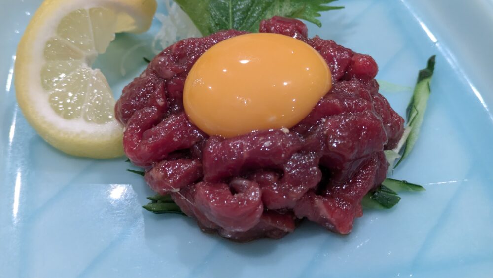 照月苑のユッケ