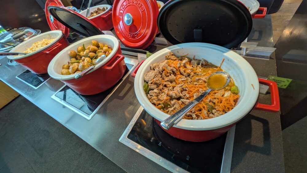 SkyHubLoungebusanは食事が充実