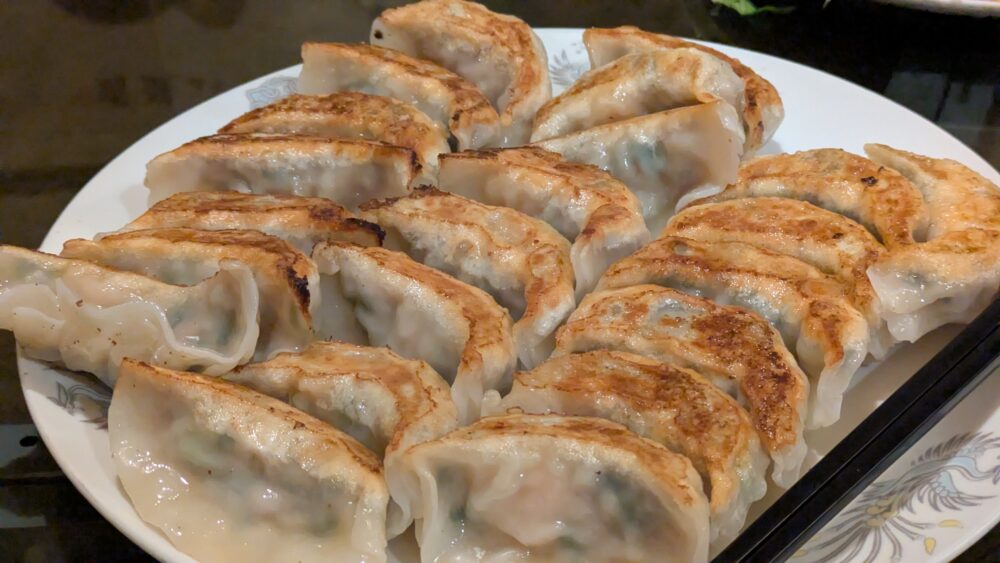 東海飯店大門本店の焼き餃子