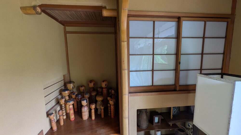 水木洋子邸のこけし