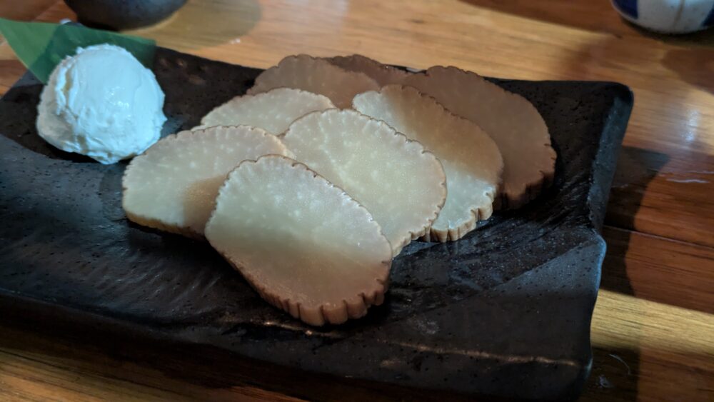 魚バカ一代新橋店の燻りがっこチーズ