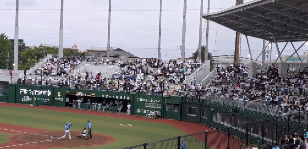 国府台スタジアムのスタンド