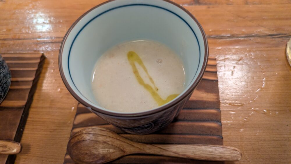 三角のお通し新玉ねぎとじゃがいものスープ