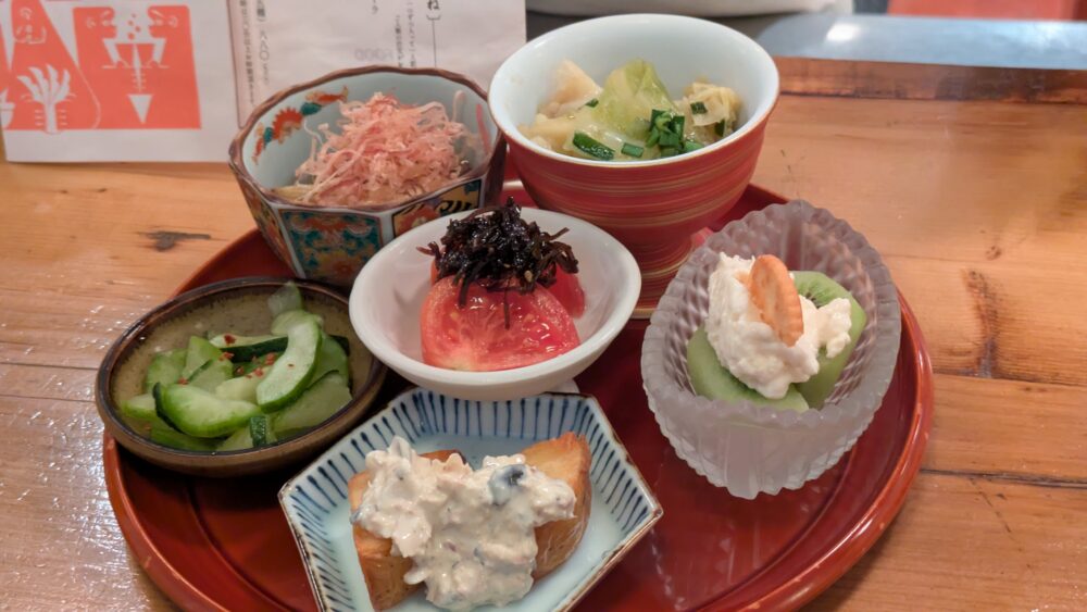 三角のおばんざい全種六種盛り