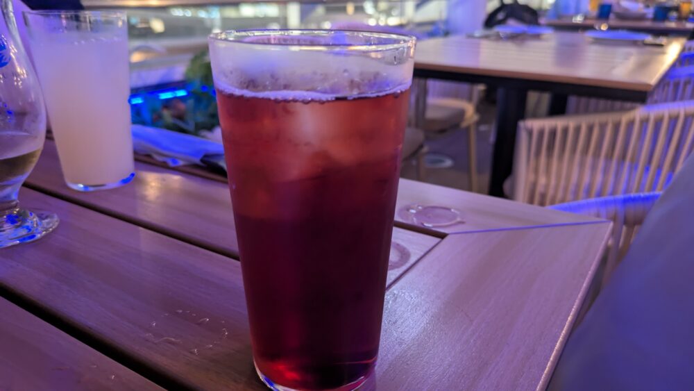 ラピスブルー有楽町のカシスウーロン