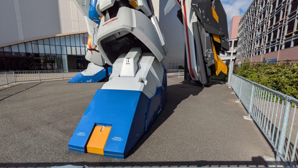ガンダム立位像の足