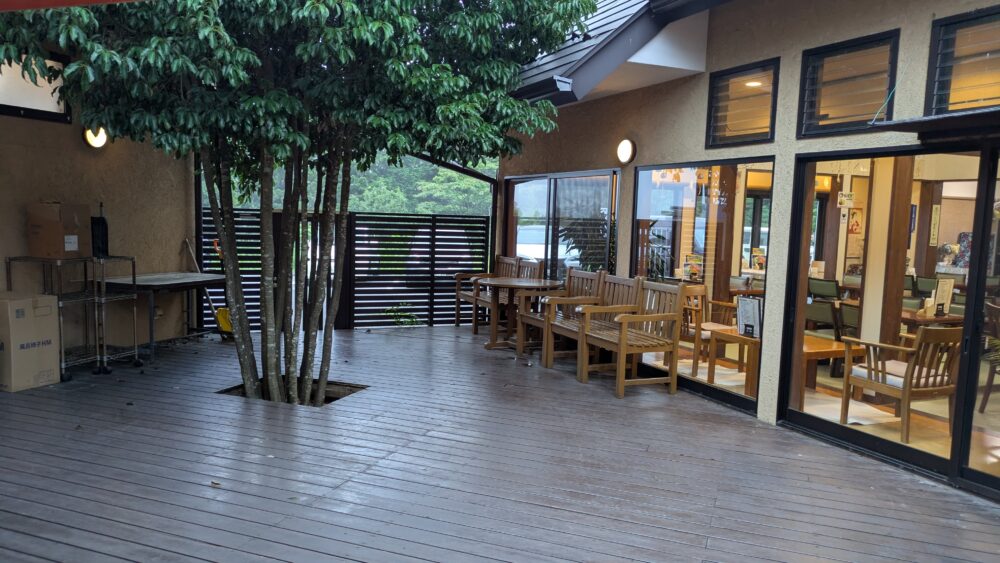 富士八景の湯のテラス