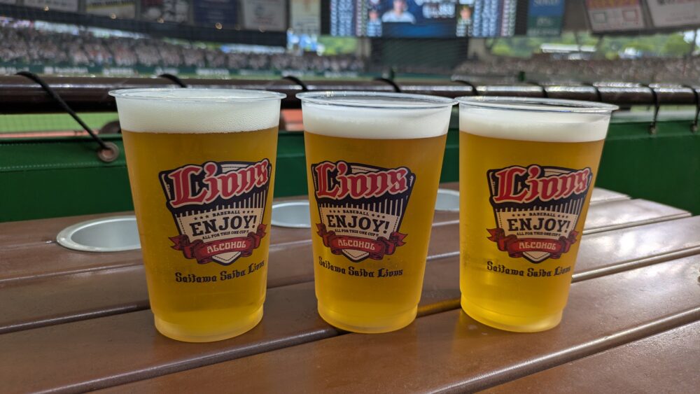 ベルーナドームのダグアウトテラスでビール