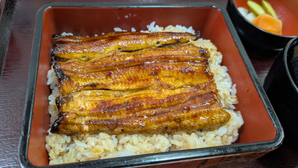 うなぎ前むらの上うな重は絶品