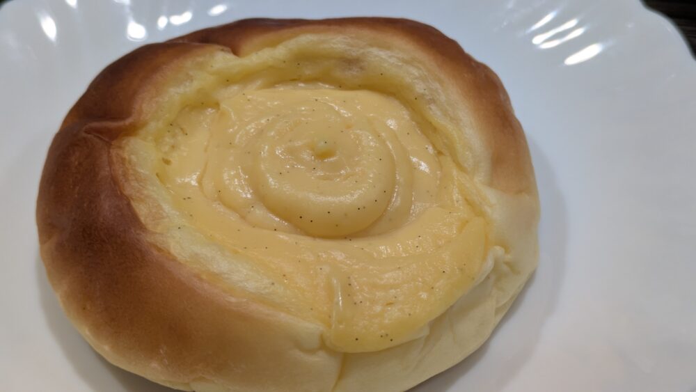 カモベイクハウスのクリームパン