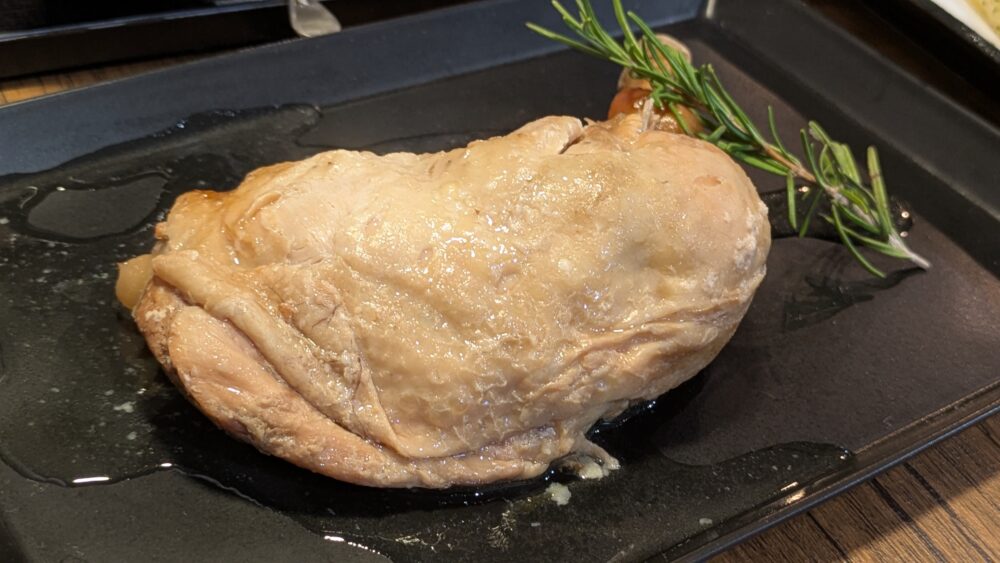 糀屋の美桜鶏骨付き肉の塩麹コンフィ