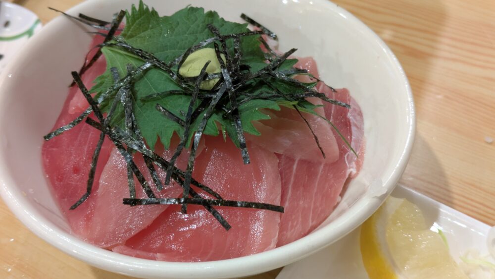 まる福のまぐろ丼
