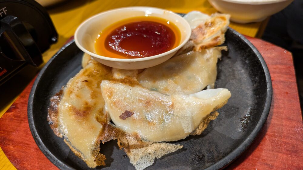 やきとり三吉神田北口店の餃子