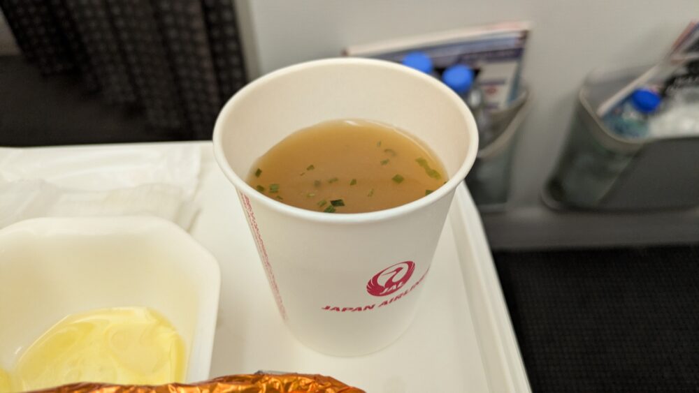 JALの機内食の味噌汁