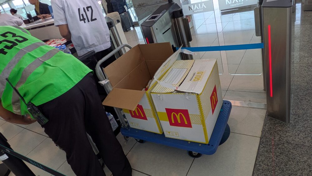 フィリピン航空遅延食事マクドナルド