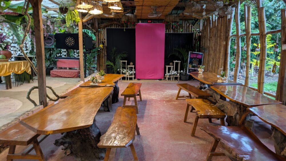 Relly's Restaurantのホール