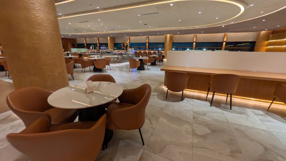 First Meridian Loungeのソファ