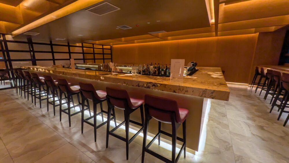 First Meridian Loungeのバーカウンター