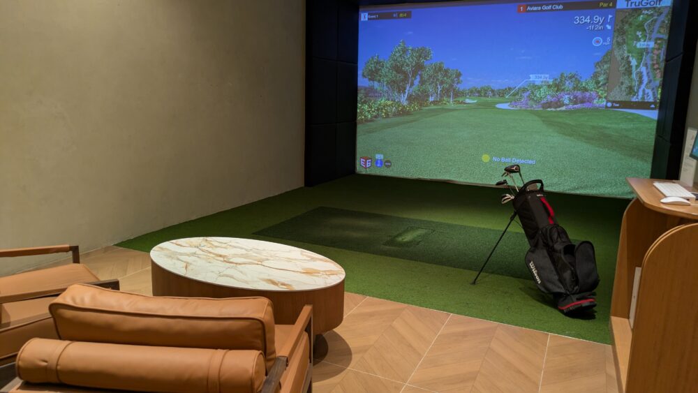 First Meridian Loungeのシミュレーションゴルフ