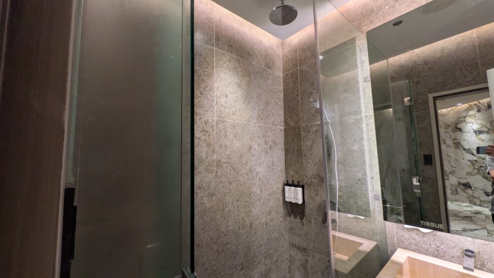 First Meridian Loungeのシャワールーム