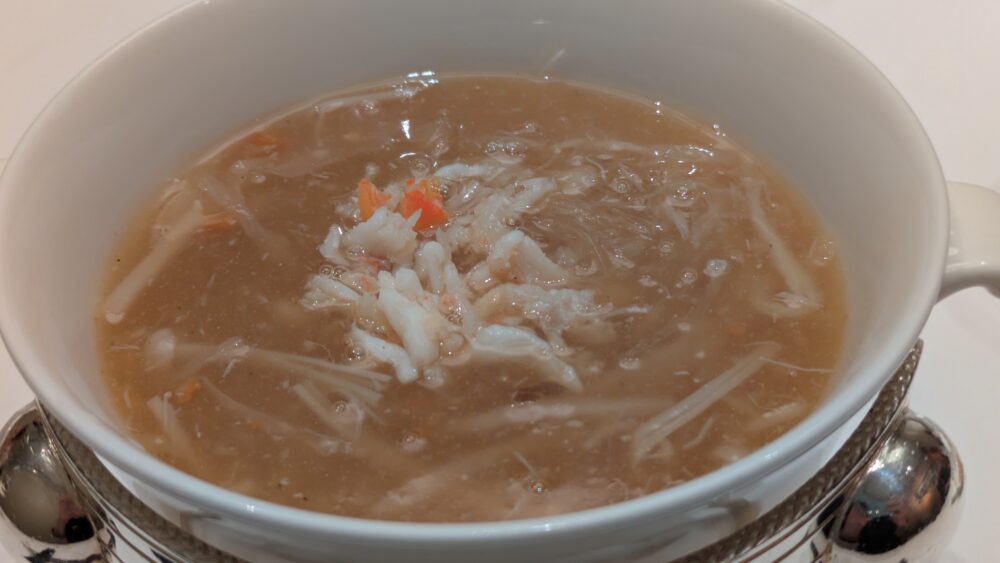 桜華樓の上海蟹味噌とフカヒレのとろみスープ