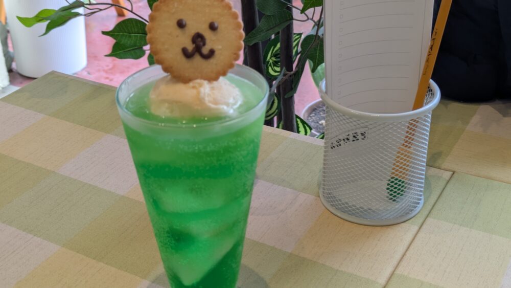 らいおんカフェのらいおんクリームソーダ