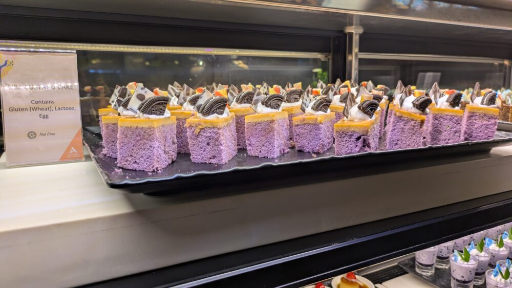 レストランTheReserveのブッフェのウベケーキ