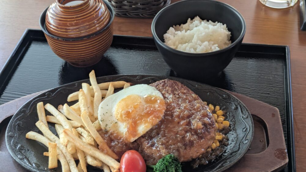 広陵カントリークラブの鉄板ハンバーグ
