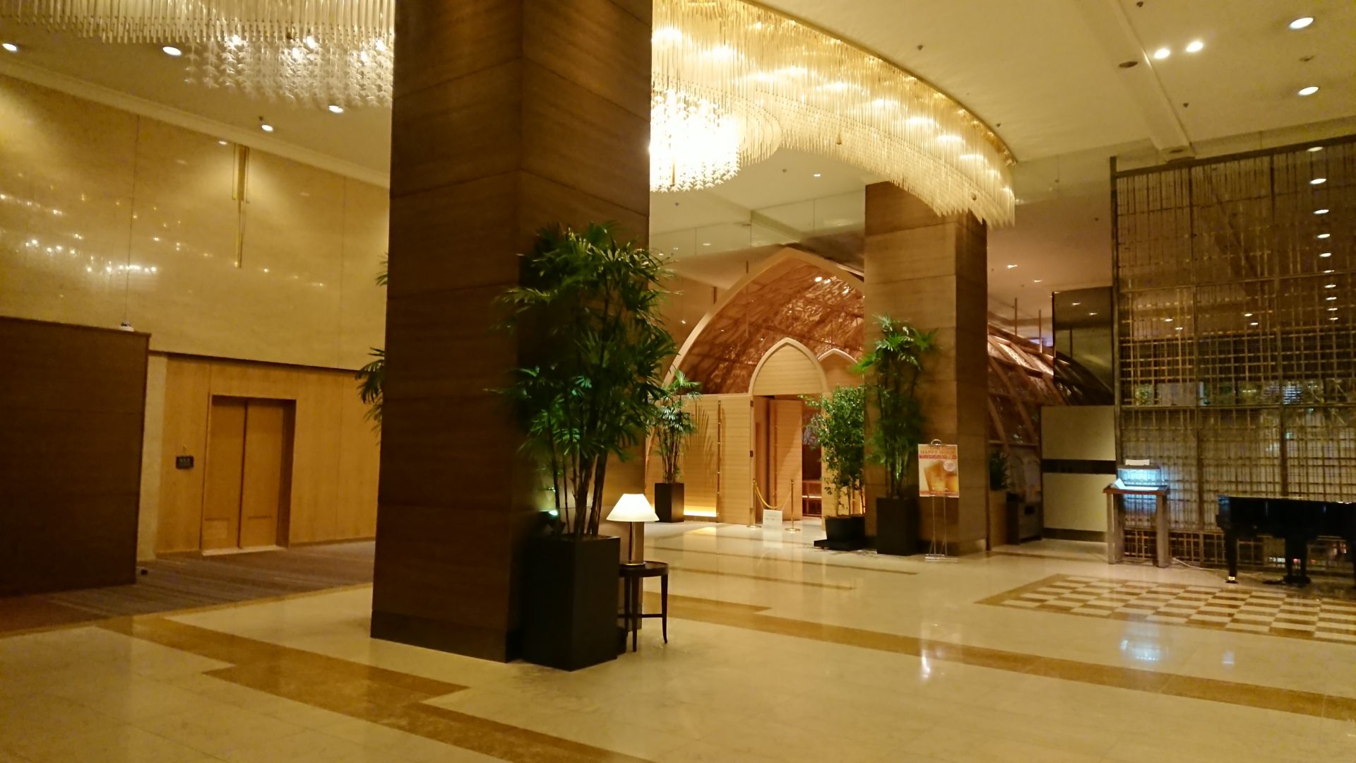 ANAクラウンプラザホテル広島 クラブフロア ダブルルームとミドルフロア プレミアムダブルルーム。 YAS的なモノ