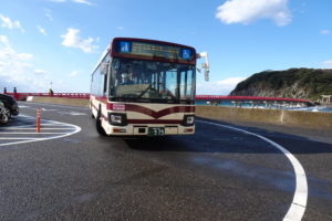 京福バス車両の前面