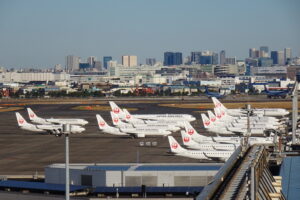 羽田空港第1ターミナルの展望台から見る駐機場