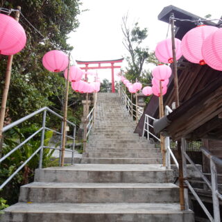 奥武山公園にある琉球八社の一つの沖宮の階段
