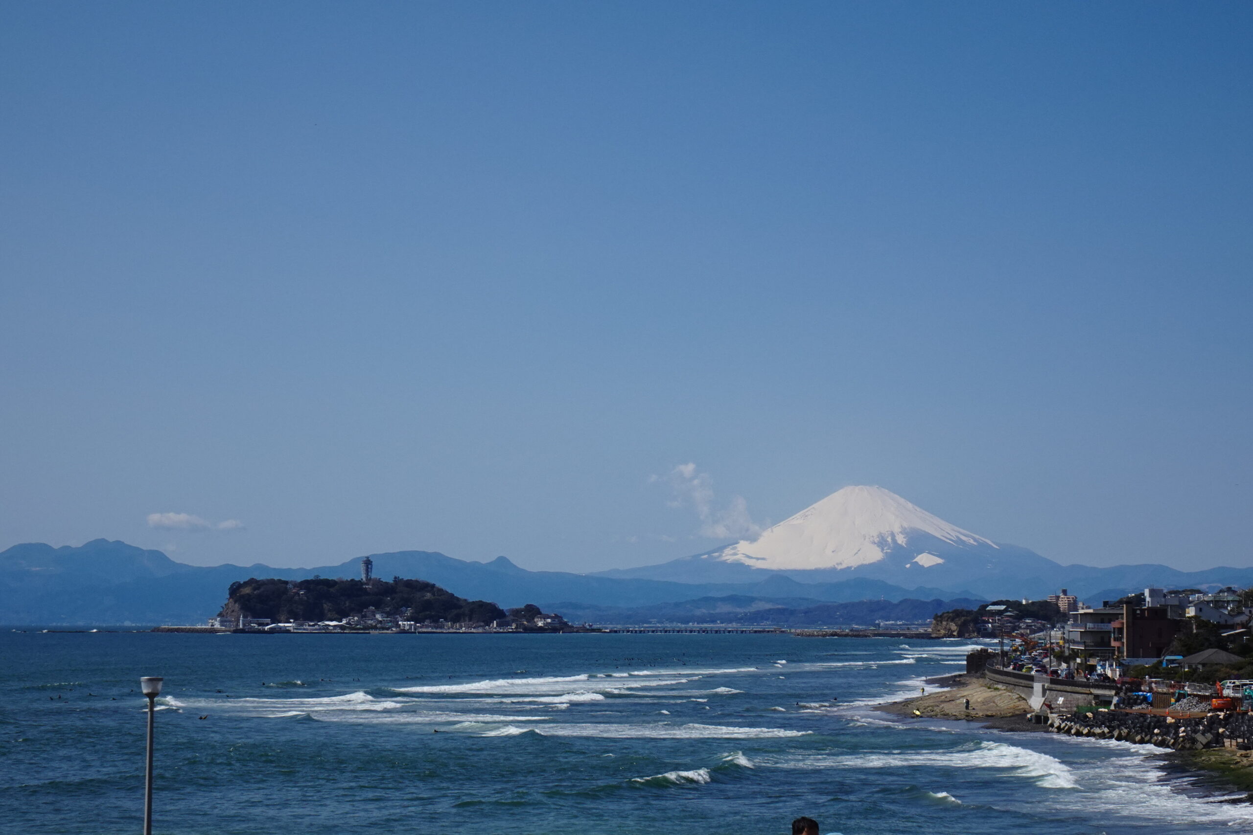 稲村ケ崎から見る富士山と江の島
