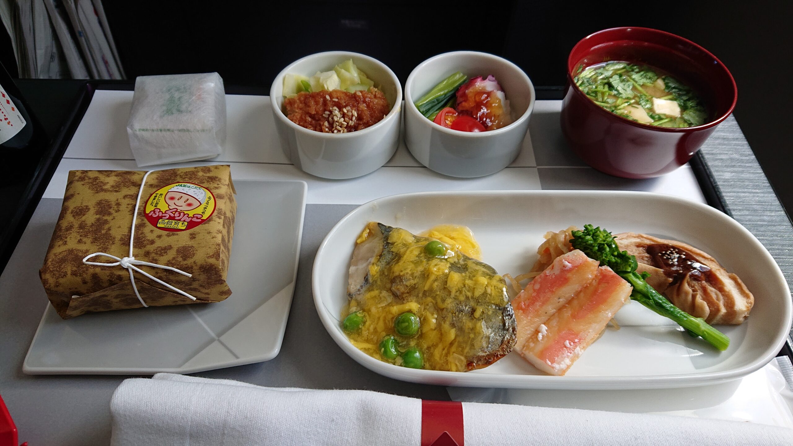 羽田空港のA350のファーストクラスの昼食