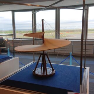 新千歳空港にある大空ミュージアムにあるダヴィンチのヘリコプター