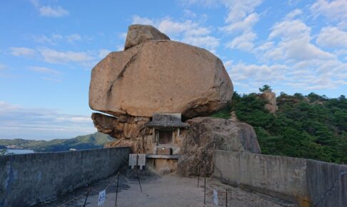 小豆島のパワースポットの重岩